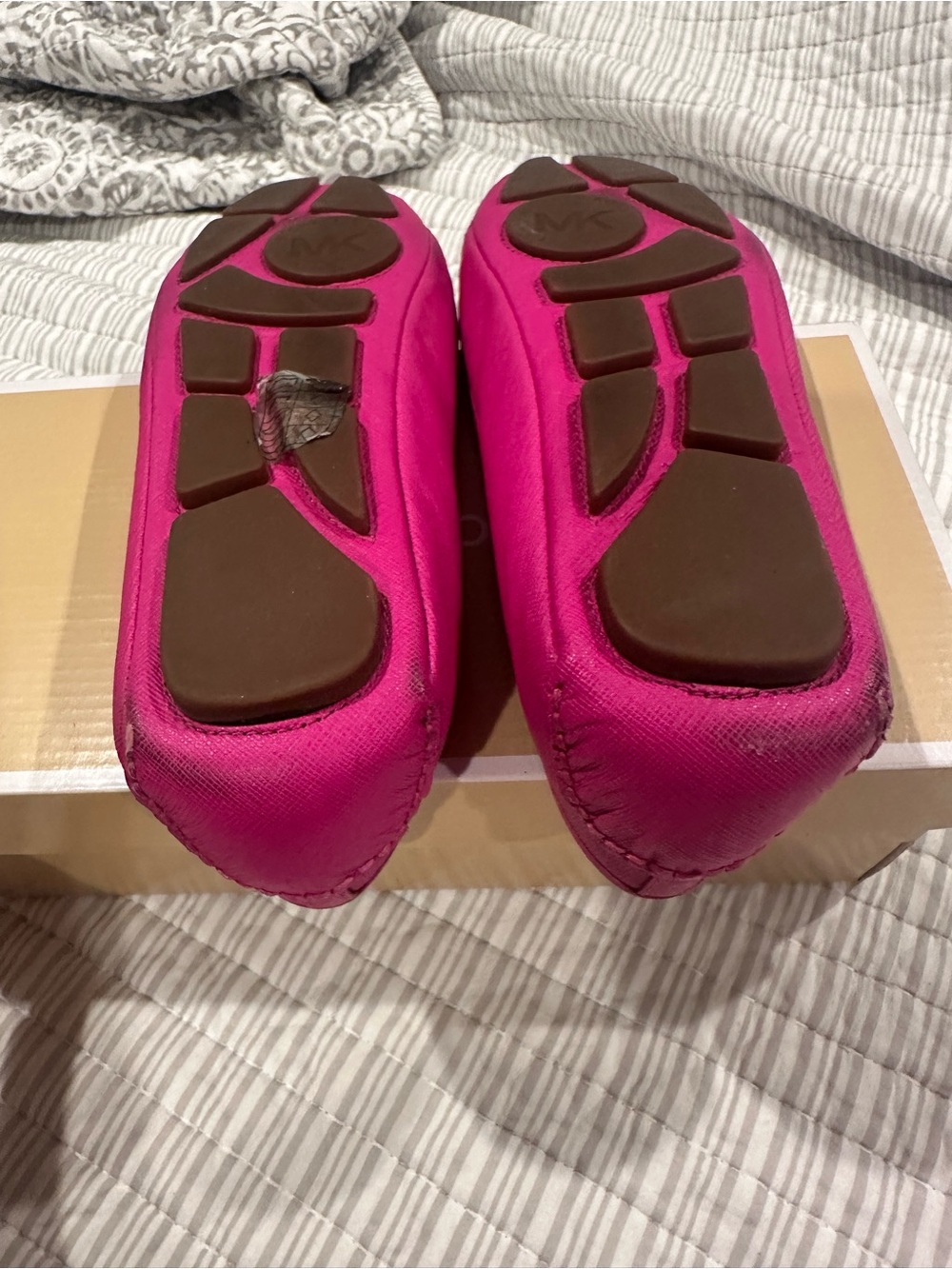 Michael Kors Hot Pink MK Logo Ballet Flats - Picture 5 of 5